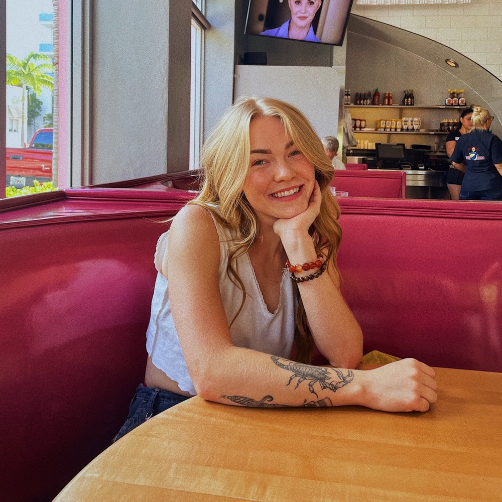 Meet your Posher, Kayla